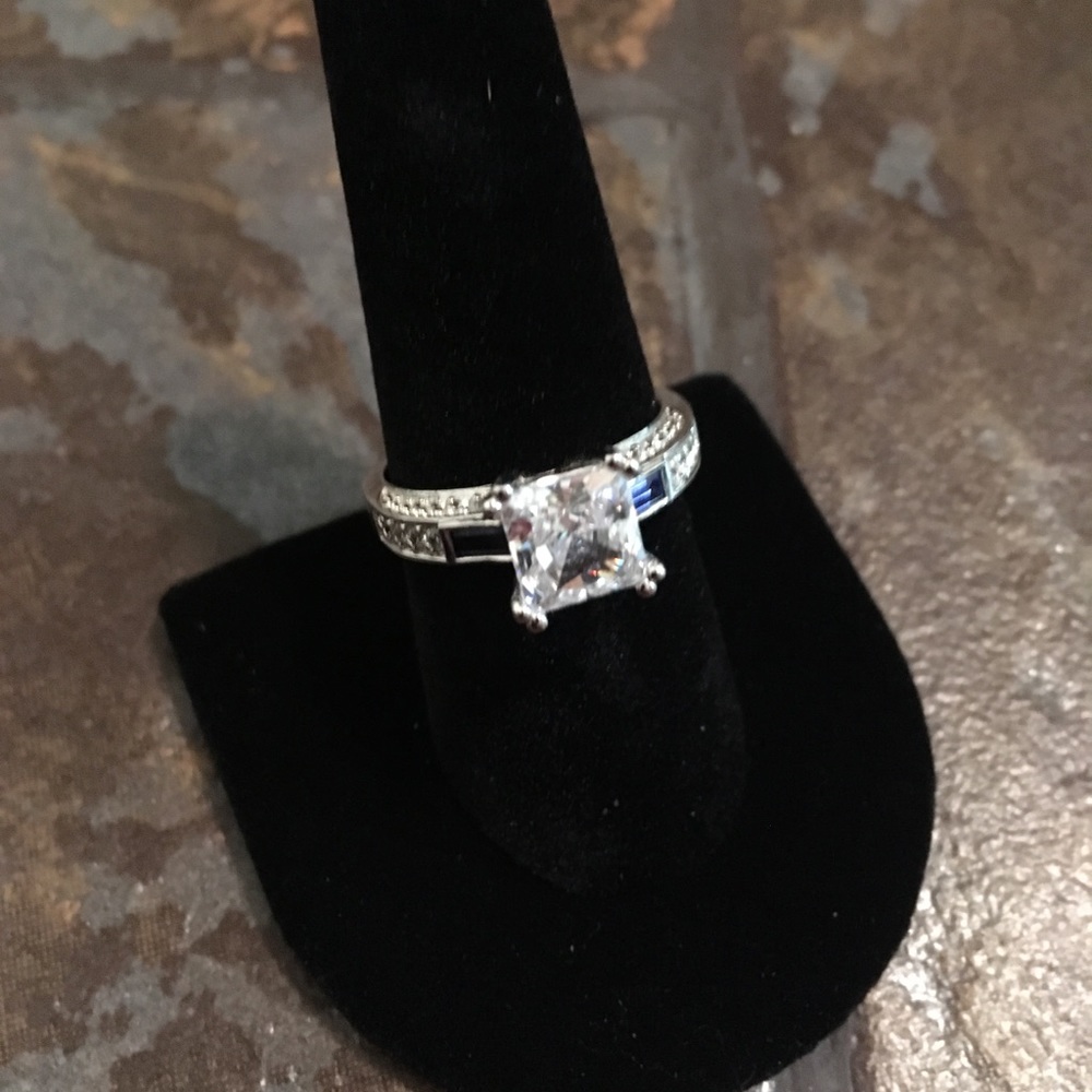 💎Sterling silver ring w/square cz center stone